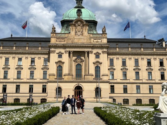 Pardubický Studentský parlament navštívil sídlo vlády