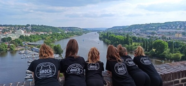 Hroši jedou k moři