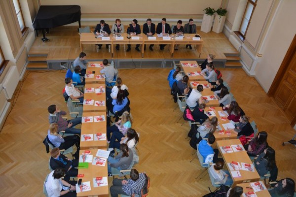 Dětský parlament a Studentský parlament Pardubice