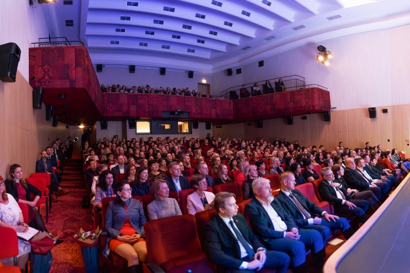 Nejlepší učitelé Pardubického kraje učí srdcem. Známe nové laureáty Ceny Gustava Habrmana