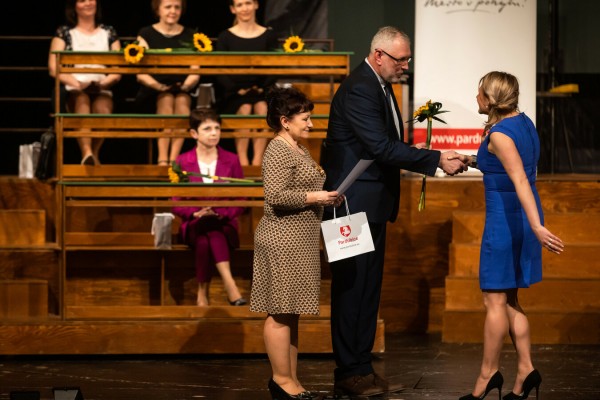 Páteční večer v divadle přinesl další oceněné pedagogy