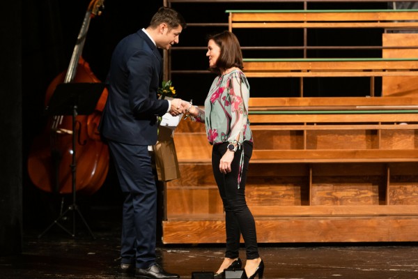 Páteční večer v divadle přinesl další oceněné pedagogy