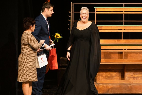 Páteční večer v divadle přinesl další oceněné pedagogy