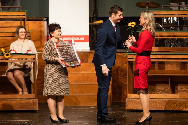 Páteční večer v divadle přinesl další oceněné pedagogy