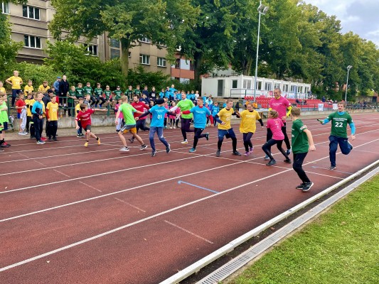 Žáci ze základní školy Benešovo náměstí ovládli dětský maraton