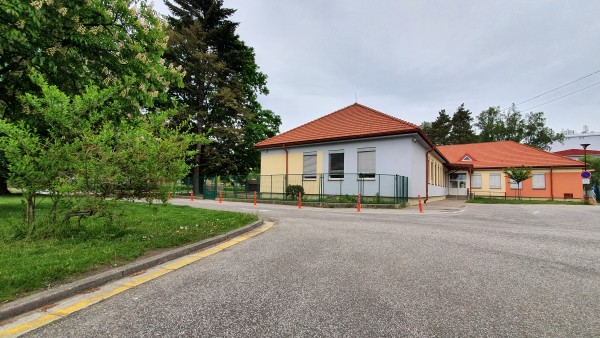 Budova školní družiny a jídelny