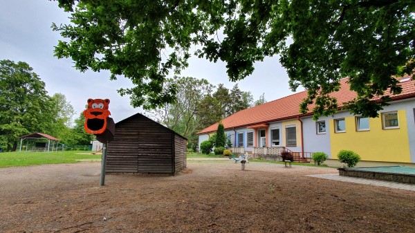 Školní družina se zahradou, která je součástí Arboreta