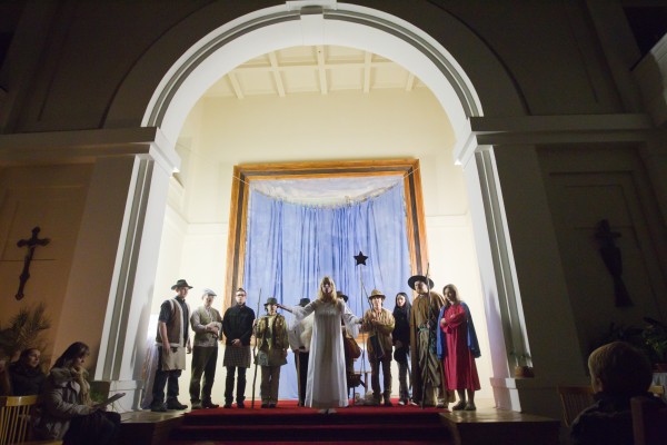 Tradiční vánoční hra v podání učitelů a rodičů.