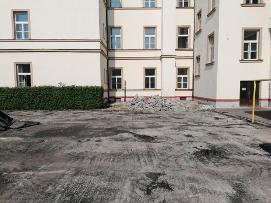 Hřiště u ZŠ Štefánikova se proměnilo v moderní sportoviště