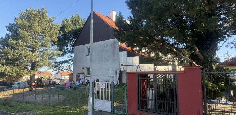 Přístavba školky v Dražkovicích finišuje