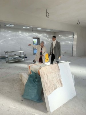 Přístavba školky v Dražkovicích finišuje