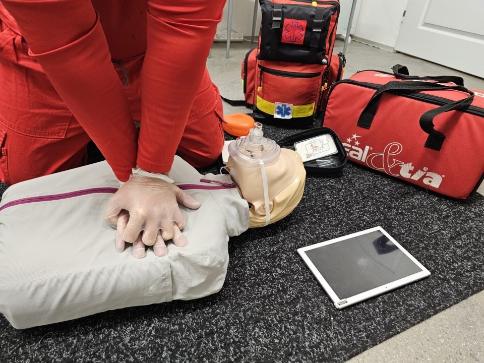 Pardubické děti se učí zachraňovat život. Ve školách trénují první pomoc