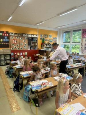 ZŠ Prodloužená v Polabinách přivítala nový školní rok otevřením moderního sportovního hřiště