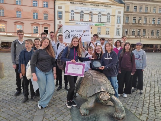 ZUŠ Lonkova slaví mimořádné úspěchy – Pardubické umění v celostátní záři reflektorů